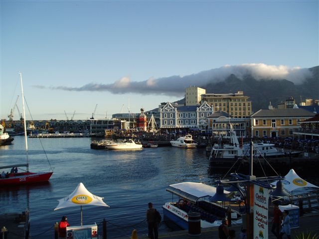 tl_files/uploads/blog/Suedafrika/20_Fides_PureLuxury_Waterfront mit Tafelberg.jpg